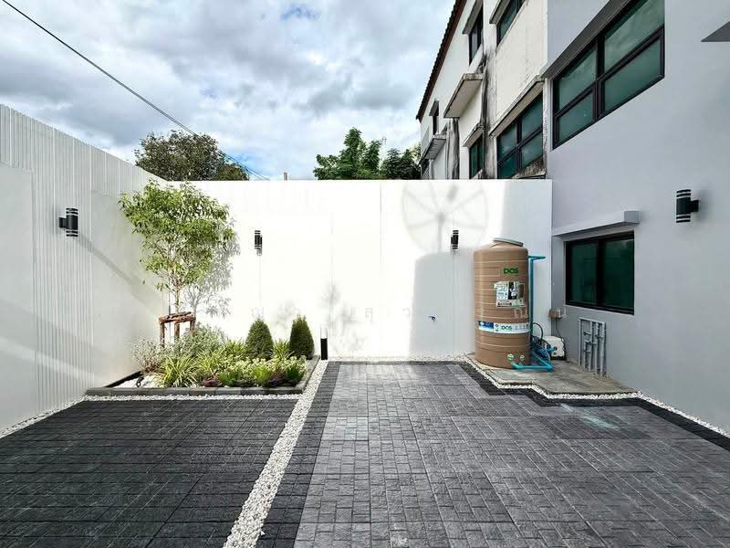 Areeya Mova Kaset-Nawamintr, Bangkok, Soi Moobaan Areeya Mowa, Chorake Bua, Lat Phrao, Bangkok, 3 Bedrooms, 170 sqm, Townhouse For Sale, by Ashiraya Suwannin, 500529672 - DDproperty.com