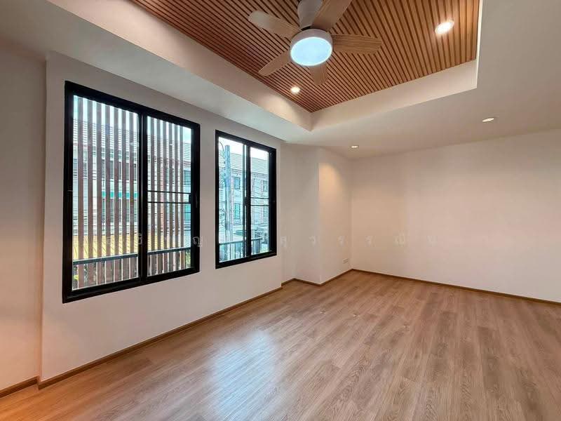 Areeya Mova Kaset-Nawamintr, Bangkok, Soi Moobaan Areeya Mowa, Chorake Bua, Lat Phrao, Bangkok, 3 Bedrooms, 170 sqm, Townhouse For Sale, by Ashiraya Suwannin, 500529672 - DDproperty.com