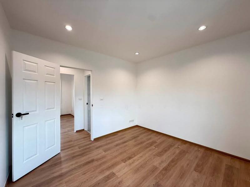 Areeya Mova Kaset-Nawamintr, Bangkok, Soi Moobaan Areeya Mowa, Chorake Bua, Lat Phrao, Bangkok, 3 Bedrooms, 170 sqm, Townhouse For Sale, by Ashiraya Suwannin, 500529672 - DDproperty.com