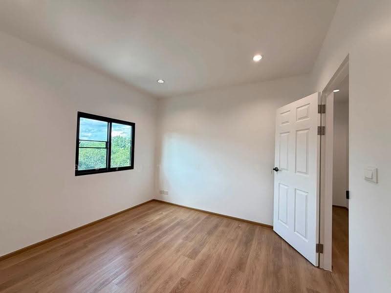 Areeya Mova Kaset-Nawamintr, Bangkok, Soi Moobaan Areeya Mowa, Chorake Bua, Lat Phrao, Bangkok, 3 Bedrooms, 170 sqm, Townhouse For Sale, by Ashiraya Suwannin, 500529672 - DDproperty.com