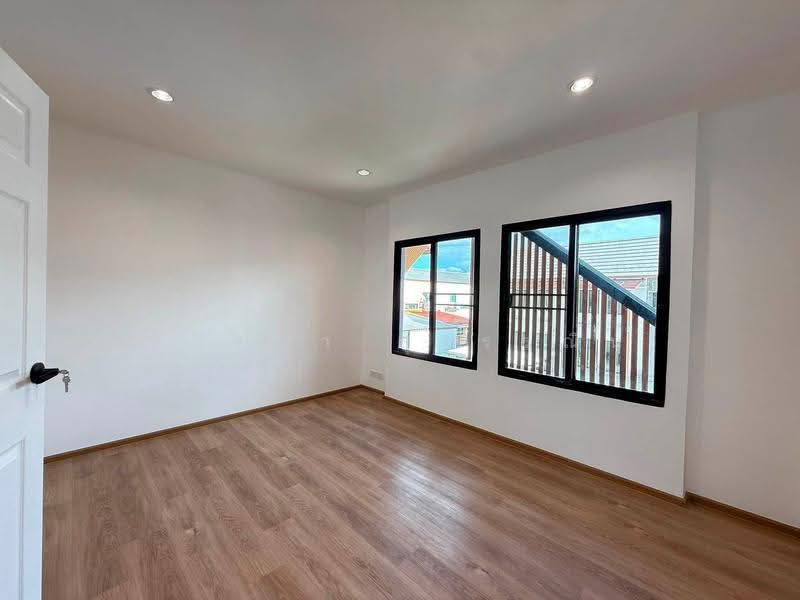 Areeya Mova Kaset-Nawamintr, Bangkok, Soi Moobaan Areeya Mowa, Chorake Bua, Lat Phrao, Bangkok, 3 Bedrooms, 170 sqm, Townhouse For Sale, by Ashiraya Suwannin, 500529672 - DDproperty.com