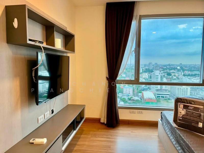 Thru Thonglor, Bangkok, Petchaburi Road, Bang Kapi, Huai Khwang, Bangkok, 2 Bedrooms, 62 sqm, Condo For Rent, by Chanon Phangchienghien, 500529696 - DDproperty.com