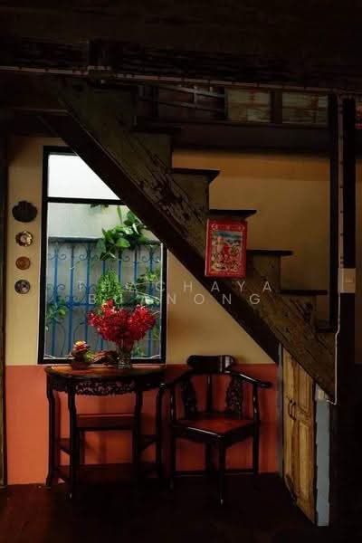 2-BR House, Bangkok, Silom, Bang Rak, Bangkok, 2 Bedrooms, 99 sqm, Single Detached House For Rent, by Thachaya Buanong, 500529738 - DDproperty.com