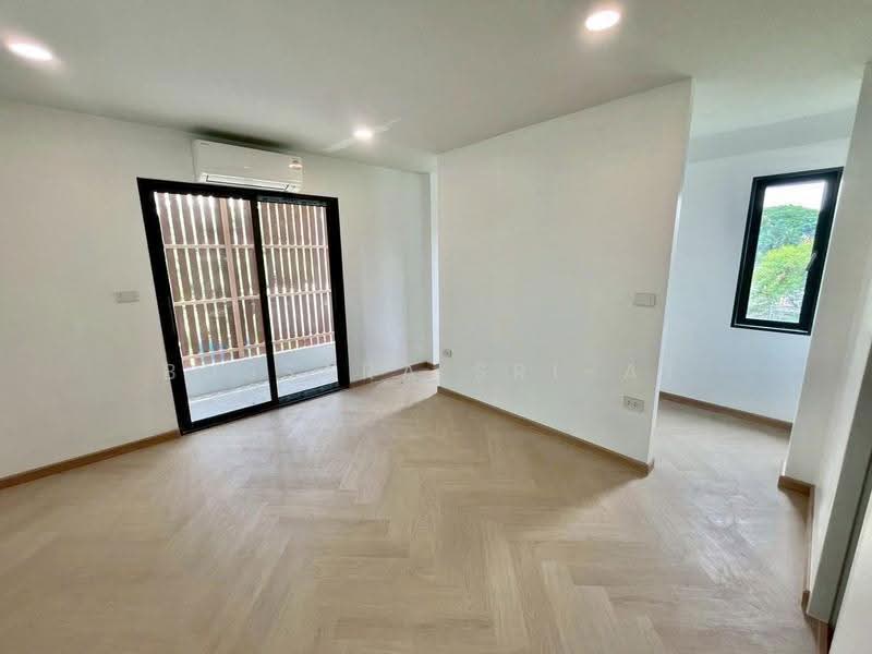 บ้าน 3-ห้องนอน, กรุงเทพ, ประเวศ, กรุงเทพ, 300 ตร.ม., บ้านเดี่ยว ขาย, โดย Bussara Sri-At, 500529749 - DDproperty.com