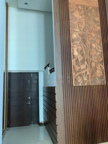 The Rajdamri, Bangkok, Ratchadamri Road, Lumphini, Pathum Wan, Bangkok, 2 Bedrooms, 120 sqm, Condo For Sale, by Vipada Supaporn, 500529809 - DDproperty.com