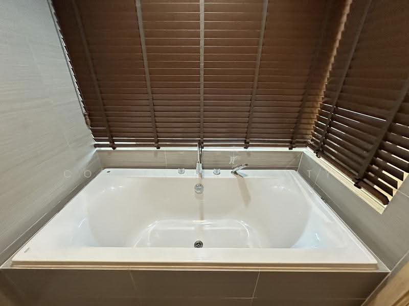 Siri At Sukhumvit, Bangkok, 902 Sukhumvit Road, Phra Kanong, Khlong Toei, Bangkok, 2 Bedrooms, 70 sqm, Condo For Rent, by Connex Property, 500529820 - DDproperty.com