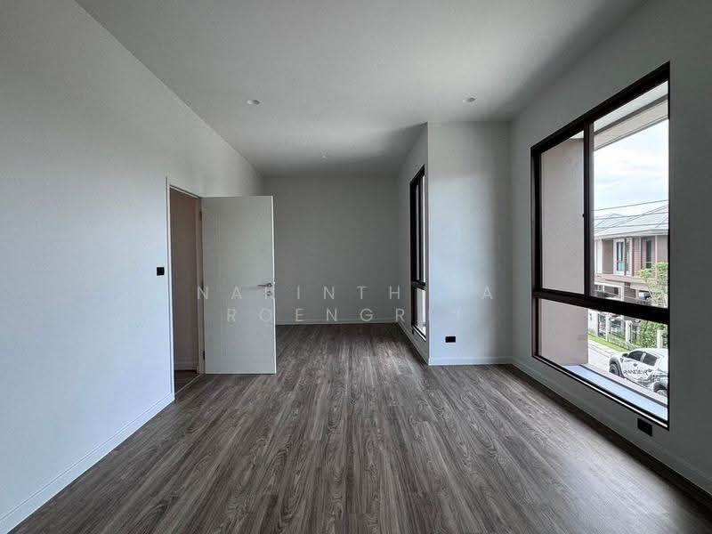 Burasiri Krungthep Kreetha, Bangkok, 95 Soi Pracha Ruam Chai, Hua Mak, Bang Kapi, Bangkok, 4 Bedrooms, 230 sqm, Single Detached House For Rent, by Narinthira Roengrit, 500529826 - DDproperty.com