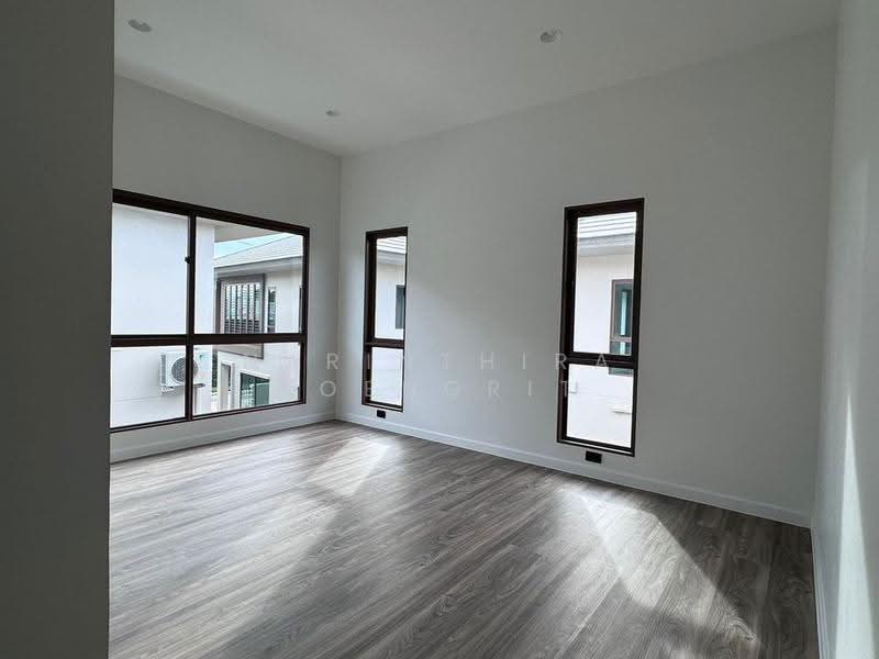 Burasiri Krungthep Kreetha, Bangkok, 95 Soi Pracha Ruam Chai, Hua Mak, Bang Kapi, Bangkok, 4 Bedrooms, 230 sqm, Single Detached House For Rent, by Narinthira Roengrit, 500529826 - DDproperty.com