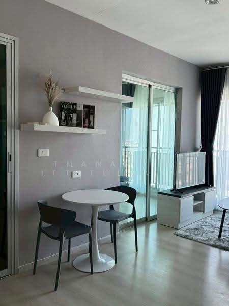 Life Ratchadapisek, Bangkok, 279 Ratchadapisaek Road, Huai Khwang, Bangkok, 2 Bedrooms, 46 sqm, Condo For Rent, by Thananith Ittitulyapong, 500529843 - DDproperty.com