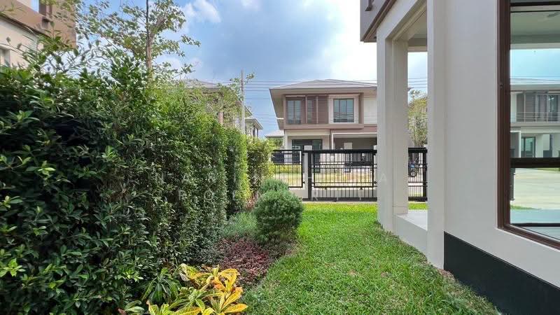 Burasiri Krungthep Kreetha, Bangkok, 95 Soi Pracha Ruam Chai, Hua Mak, Bang Kapi, Bangkok, 4 Bedrooms, 196 sqm, Single Detached House For Rent, by Narinthira Roengrit, 500529854 - DDproperty.com