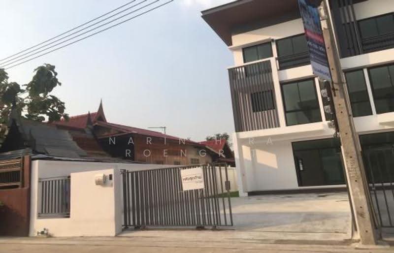 3-BR Semi-detached House, Bangkok, Lat Phrao, Bangkok, 3 Bedrooms, 258 sqm, Semi-Detached House (Twin House) For Rent, by Narinthira Roengrit, 500529868 - DDproperty.com