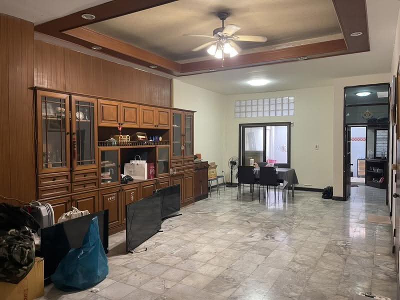 THONG LO 21 | 4-Storey Private Urban Residence 44 sq.wah | 300 sq. m, Bangkok, Khlong Tan Nua, Watthana, Bangkok, 5 Bedrooms, 300 sqm, Townhouse For Sale, by ภาคิน ธนทวี, 500529875 - Level 1 / Living + Dining Area - DDproperty.com