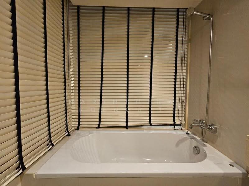 The Rajdamri, Bangkok, Ratchadamri Road, Lumphini, Pathum Wan, Bangkok, 1 Bedroom, 45 sqm, Condo For Rent, by Narinthira Roengrit, 500529892 - DDproperty.com