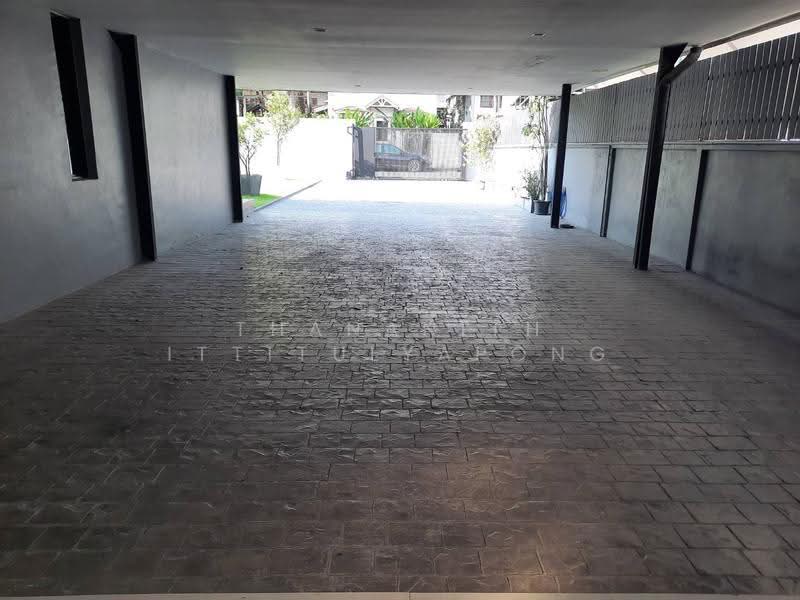 4-BR House, Bangkok, Prawet, Bangkok, 4 Bedrooms, 600 sqm, Single Detached House For Sale, by Thananith Ittitulyapong, 500529900 - DDproperty.com