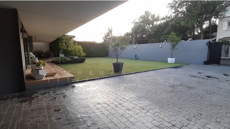 4-BR House, Bangkok, Prawet, Bangkok, 4 Bedrooms, 600 sqm, Single Detached House For Sale, by Thananith Ittitulyapong, 500529900 - DDproperty.com