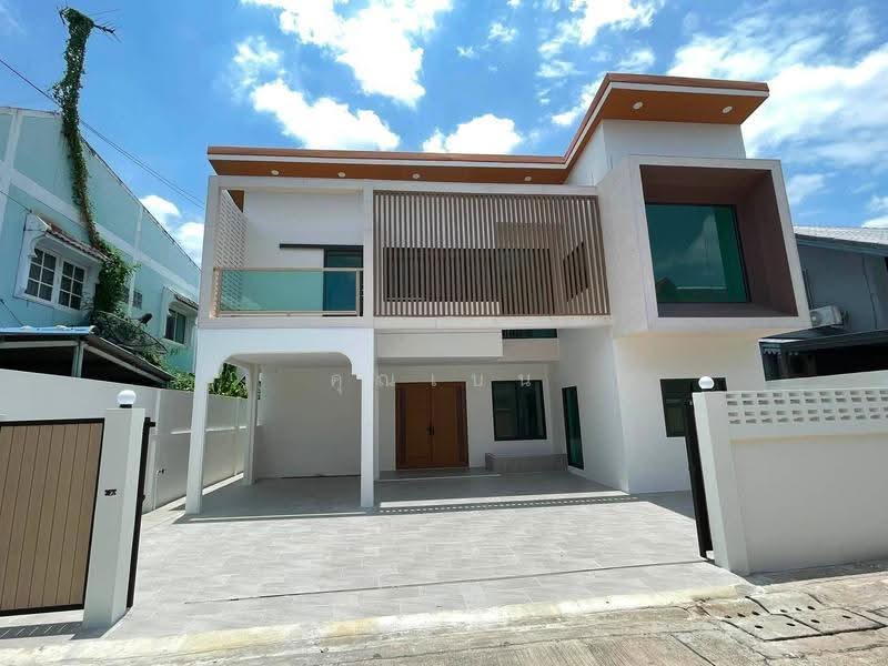 บ้านเดี่ยว ซอยลาดพร้าว 87 เนื้อที่ 59 ตารางวา 5 ห้องนอน ใกล้ MRT, Bangkok, Khlong Chaokhun Sing, Wang Thonglang, Bangkok, 5 Bedrooms, 250 sqm, Single Detached House For Sale, by คุณเบน, 500529933 - DDproperty.com