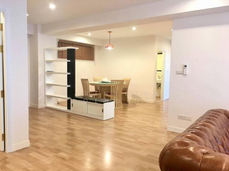 Royal Castle Sukhumvit, Bangkok, 30 Soi Sukhumvit 39, Khlongtoei Nua, Watthana, Bangkok, 3 Bedrooms, 140 sqm, Condo For Rent, by Narinthira Roengrit, 500529947 - DDproperty.com