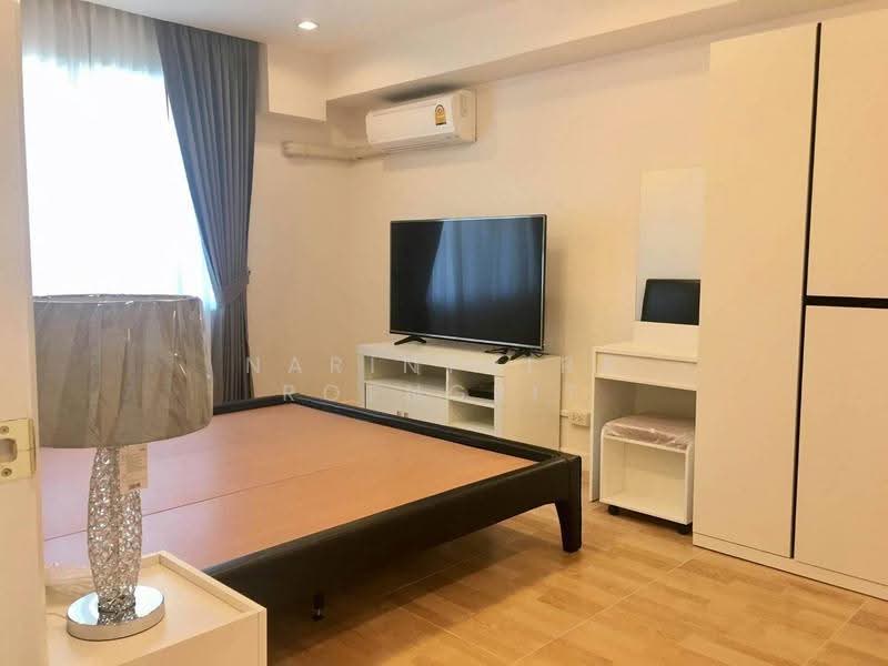 Royal Castle Sukhumvit, Bangkok, 30 Soi Sukhumvit 39, Khlongtoei Nua, Watthana, Bangkok, 3 Bedrooms, 140 sqm, Condo For Rent, by Narinthira Roengrit, 500529947 - DDproperty.com