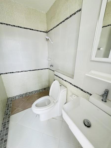 2-Story Townhome, Patta Town Village, Nongprue, Chonburi, Chon Buri (Pattaya), Nong Pru, Bang Lamung (Pattaya), Chon Buri (Pattaya), 2 Bedrooms, 130 sqm, Townhouse For Sale, by Kulaya Thanapura, 500530001 - DDproperty.com