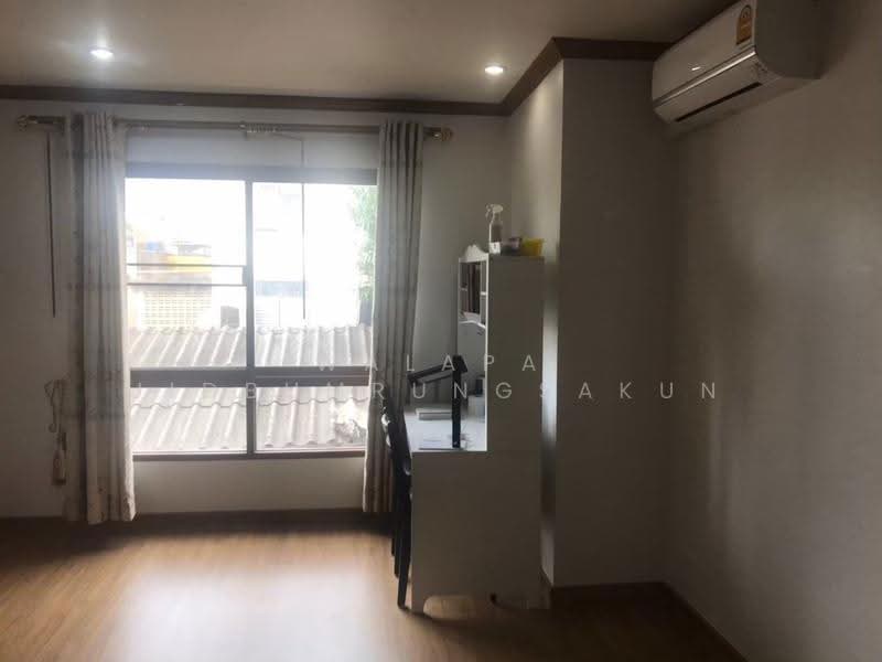 Baan Klang Krung Resort (Ratchada 7) : บ้านกลางกรุงรีสอร์ท รัชดา ซอย7, กรุงเทพ, 7 ซอย รัชดาภิเษก, ดินแดง, กรุงเทพ, 61 ตร.ม., คอนโด ขาย, โดย Walapa Jidbumrungsakun, 500530122 - DDproperty.com