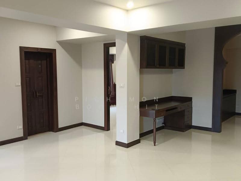 Tara Ruen Ake, Bangkok, 17 Soi Ramkhamhaeng 43/1, Phlapphla, Wang Thonglang, Bangkok, 2 Bedrooms, 142 sqm, Condo For Sale, by Pichamon Boonchit, 500530160 - DDproperty.com