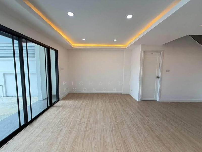 4-BR House, Bangkok, Phlapphla, Wang Thonglang, Bangkok, 4 Bedrooms, 200 sqm, Single Detached House For Sale, by Pichamon Boonchit, 500530251 - DDproperty.com