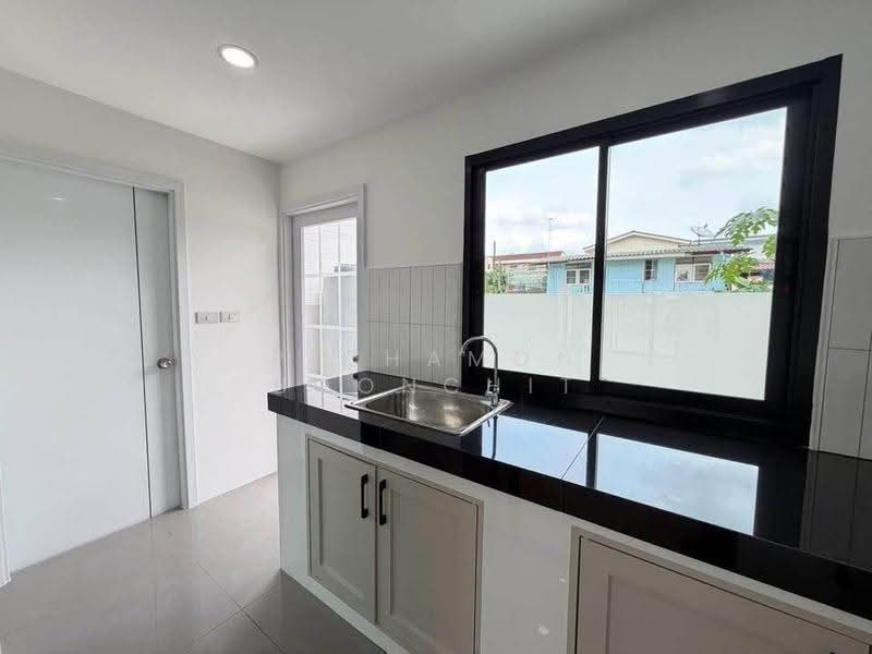 4-BR House, Bangkok, Phlapphla, Wang Thonglang, Bangkok, 4 Bedrooms, 200 sqm, Single Detached House For Sale, by Pichamon Boonchit, 500530251 - DDproperty.com
