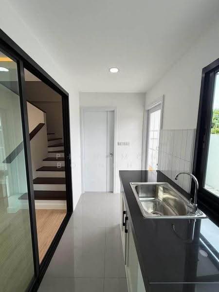 4-BR House, Bangkok, Phlapphla, Wang Thonglang, Bangkok, 4 Bedrooms, 200 sqm, Single Detached House For Sale, by Pichamon Boonchit, 500530251 - DDproperty.com