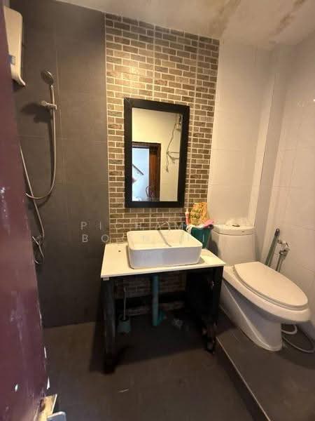2-BR House, Bangkok, Lat Phrao, Bangkok, 2 Bedrooms, 224 sqm, Single Detached House For Sale, by Pichamon Boonchit, 500530296 - DDproperty.com
