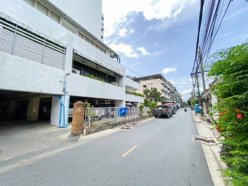 Family Condominium, Bangkok, Sutthisan Winitchai Road, Samsen Nai, Phaya Thai, Bangkok, 1 Bedroom, 65 sqm, Condo For Sale, by Pimlada Lertritrungmanee, 500530309 - DDproperty.com
