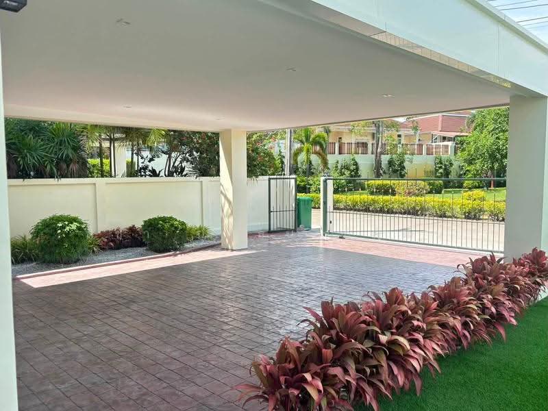 Green Field Villas 1, Chon Buri (Pattaya), Soi Moobaan Green Field Villa, Bang Lamung, Bang Lamung (Pattaya), Chon Buri (Pattaya), 5 Bedrooms, 380 sqm, Single Detached House For Rent, by สิชา บุญธนาภิพัฒน์, 500530393 - DDproperty.com