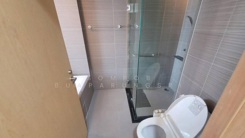 Siri At Sukhumvit, Bangkok, 902 Sukhumvit Road, Phra Kanong, Khlong Toei, Bangkok, 2 Bedrooms, 70 sqm, Condo For Rent, by Sompob Buaparungsri, 500530447 - DDproperty.com