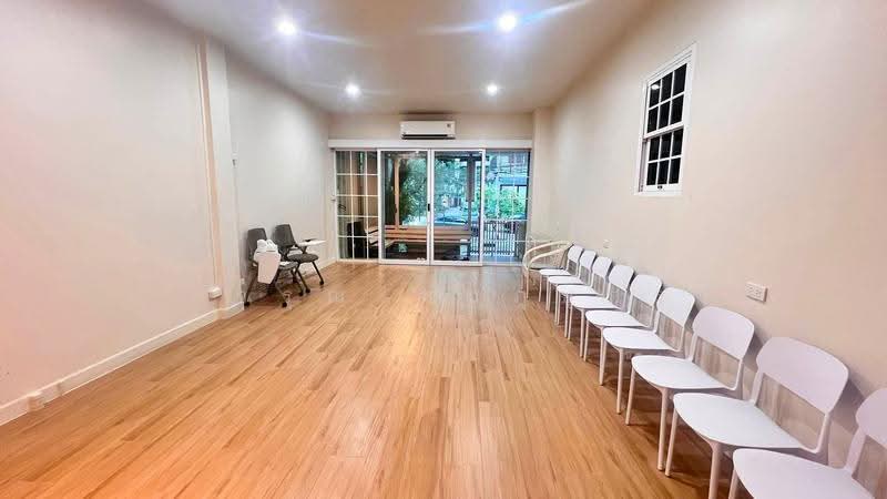 ถนนทวีมิตร พระราม 9 ซอย 7 ใกล้แยก MCOT, Bangkok, Huai Khwang, Bangkok, , 360 sqm, Office Space For Rent, by การุณ ชมภูบุตร, 500530562 - DDproperty.com