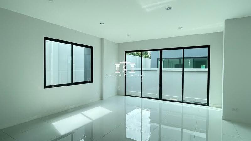 46223 – บ้านเดี่ยว วิสดอม กรีนทาวน์ 2 (Wisdom Greentown 2) เนื้อที่ 74.20 ตร.ว. ใกล้ โรงเรียนสารสาสน, Bangkok, เลียบคลองภาษีเจริญฝั่งใต้, Nong Kham, Nong Khaem, Bangkok, 4 Bedrooms, 285 sqm, Single Detached House For Sale, by Forbest Properties Co., Ltd., 500530751 - DDproperty.com