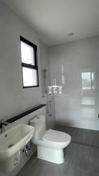 46223 – บ้านเดี่ยว วิสดอม กรีนทาวน์ 2 (Wisdom Greentown 2) เนื้อที่ 74.20 ตร.ว. ใกล้ โรงเรียนสารสาสน, Bangkok, เลียบคลองภาษีเจริญฝั่งใต้, Nong Kham, Nong Khaem, Bangkok, 4 Bedrooms, 285 sqm, Single Detached House For Sale, by Forbest Properties Co., Ltd., 500530751 - DDproperty.com