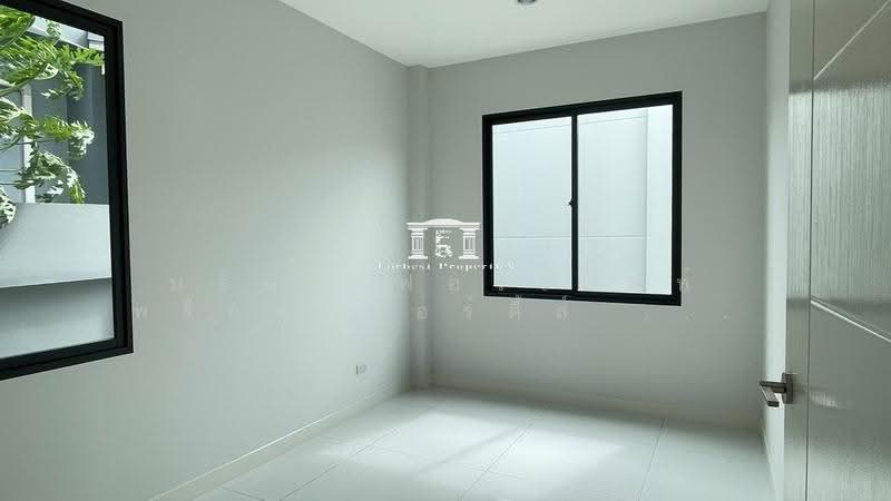 46223 – บ้านเดี่ยว วิสดอม กรีนทาวน์ 2 (Wisdom Greentown 2) เนื้อที่ 74.20 ตร.ว. ใกล้ โรงเรียนสารสาสน, Bangkok, เลียบคลองภาษีเจริญฝั่งใต้, Nong Kham, Nong Khaem, Bangkok, 4 Bedrooms, 285 sqm, Single Detached House For Sale, by Forbest Properties Co., Ltd., 500530751 - DDproperty.com
