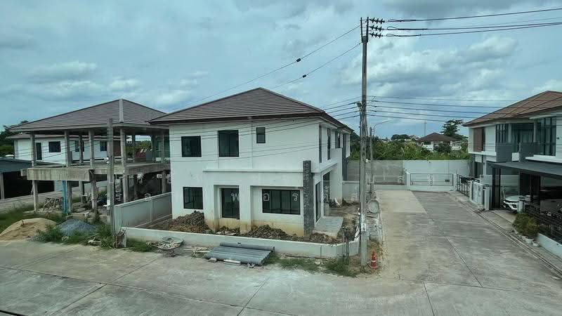 46224 – บ้านเดี่ยว วิสดอม กรีนทาวน์ 2 (Wisdom Greentown 2) เนื้อที่ 57.30 ตร.ว. ใกล้ โรงเรียนสารสาสน, Bangkok, เลียบคลองภาษีเจริญฝั่งใต้, Nong Kham, Nong Khaem, Bangkok, 4 Bedrooms, 229 sqm, Single Detached House For Sale, by Forbest Properties Co., Ltd., 500530758 - DDproperty.com