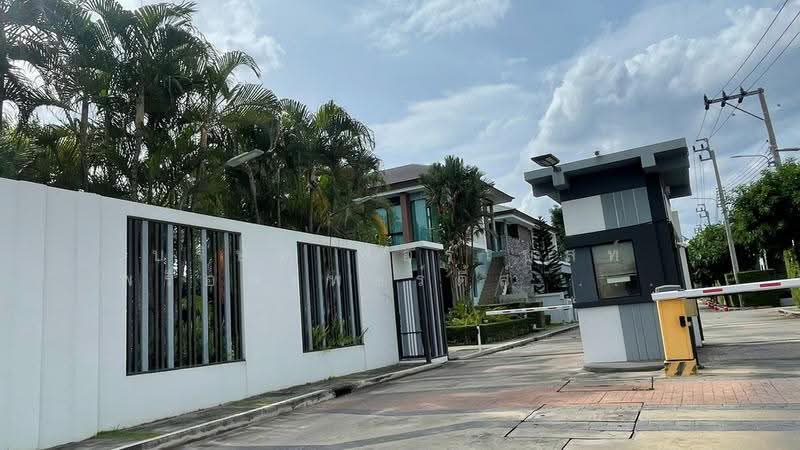 46224 – บ้านเดี่ยว วิสดอม กรีนทาวน์ 2 (Wisdom Greentown 2) เนื้อที่ 57.30 ตร.ว. ใกล้ โรงเรียนสารสาสน, กรุงเทพ, เลียบคลองภาษีเจริญฝั่งใต้, หนองแขม, กรุงเทพ, 229 ตร.ม., บ้านเดี่ยว ขาย, โดย บริษัท ฟอร์เบสท์ พร็อพเพอร์ตี้ส์ จำกัด, 500530758 - DDproperty.com
