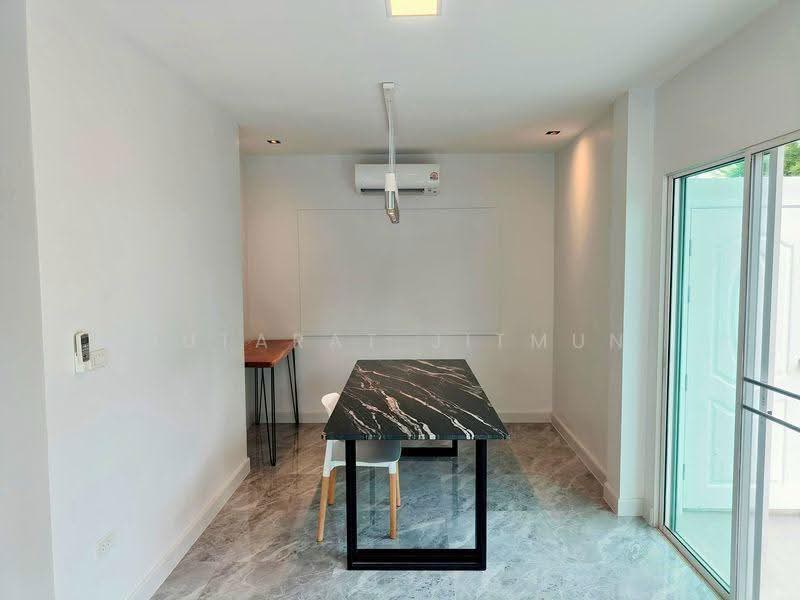 Perfect Place Sukhumvit 77-Suvarnabhumi, Samut Prakan, Lat Krabang Road, Rachathewa, Bang Plee, Samut Prakan, 4 Bedrooms, 170 sqm, Single Detached House For Sale, by Jutarat Jitmun, 500530781 - DDproperty.com