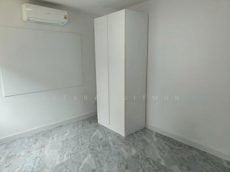 Perfect Place Sukhumvit 77-Suvarnabhumi : เพอร์เฟค เพลส สุขุมวิท77-สุวรรณภูมิ, สมุทรปราการ, ถนนลาดกระบัง, ราชาเทวะ, บางพลี, สมุทรปราการ, 170 ตร.ม., บ้านเดี่ยว ขาย, โดย Jutarat Jitmun, 500530781 - DDproperty.com
