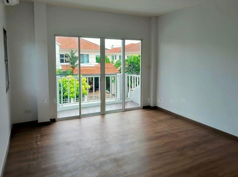Perfect Place Sukhumvit 77-Suvarnabhumi : เพอร์เฟค เพลส สุขุมวิท77-สุวรรณภูมิ, สมุทรปราการ, ถนนลาดกระบัง, ราชาเทวะ, บางพลี, สมุทรปราการ, 170 ตร.ม., บ้านเดี่ยว ขาย, โดย Jutarat Jitmun, 500530781 - DDproperty.com