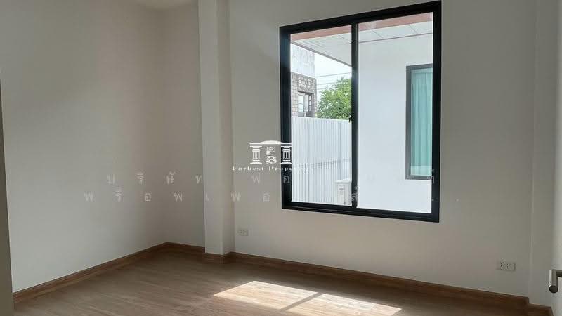 46226 – บ้านเดี่ยว วิสดอม กรีนทาวน์ 2 (Wisdom Greentown 2) เนื้อที่ 54.10 ตร.ว. ใกล้ โรงเรียนสารสาสน, Bangkok, เลียบคลองภาษีเจริญฝั่งใต้, Nong Kham, Nong Khaem, Bangkok, 4 Bedrooms, 216 sqm, Single Detached House For Sale, by Forbest Properties Co., Ltd., 500530788 - DDproperty.com