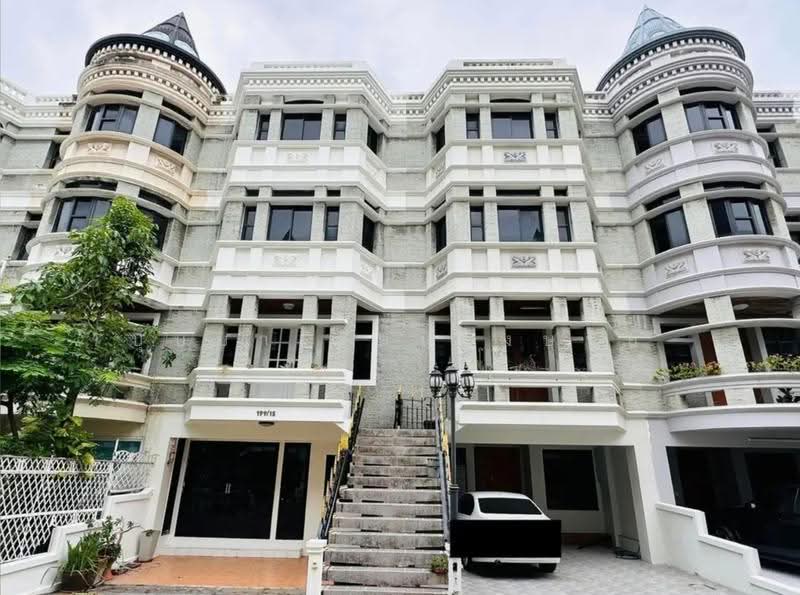 ทำเล BTS พร้อมพงษ์ สุขุมวิท 31ให้เช่าทาวน์โฮม 4 ชั้น ชิชาคาสเซิล บ้านสวย แต่งครบ พร้อมอยู่ ทำเลดีมาก, Bangkok, สุขุมวิท, Khlong Tan Nua, Watthana, Bangkok, 4 Bedrooms, 350 sqm, Townhouse For Rent, by บุษบา รัตนวงษ์ชัย, 500530821 - DDproperty.com