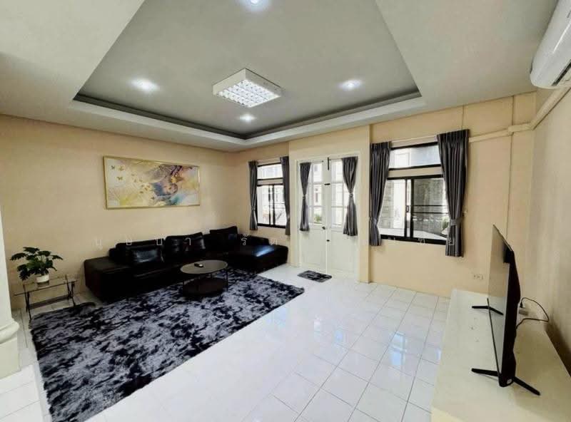 ทำเล BTS พร้อมพงษ์ สุขุมวิท 31ให้เช่าทาวน์โฮม 4 ชั้น ชิชาคาสเซิล บ้านสวย แต่งครบ พร้อมอยู่ ทำเลดีมาก, Bangkok, สุขุมวิท, Khlong Tan Nua, Watthana, Bangkok, 4 Bedrooms, 350 sqm, Townhouse For Rent, by บุษบา รัตนวงษ์ชัย, 500530821 - DDproperty.com