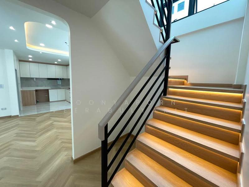 ขายบ้านเดี่ยว : ซอยลาดพร้าว 87, Bangkok, ลาดพร้าว, Khlong Chaokhun Sing, Wang Thonglang, Bangkok, 5 Bedrooms, 250 sqm, Single Detached House For Sale, by Poonyaporn Veerabulyarit, 500530971 - DDproperty.com