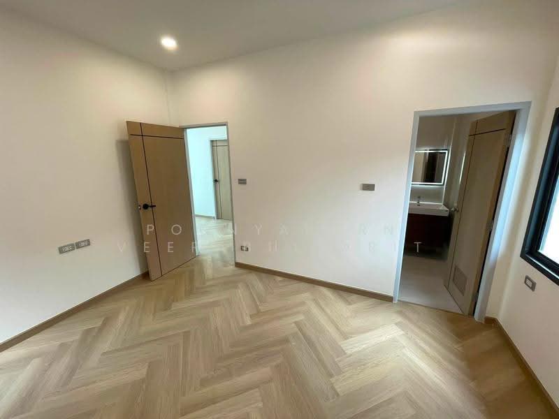ขายบ้านเดี่ยว : ซอยลาดพร้าว 87, Bangkok, ลาดพร้าว, Khlong Chaokhun Sing, Wang Thonglang, Bangkok, 5 Bedrooms, 250 sqm, Single Detached House For Sale, by Poonyaporn Veerabulyarit, 500530971 - DDproperty.com
