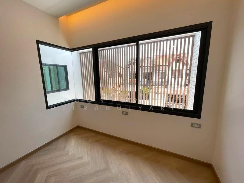 ขายบ้านเดี่ยว : ซอยลาดพร้าว 87, Bangkok, ลาดพร้าว, Khlong Chaokhun Sing, Wang Thonglang, Bangkok, 5 Bedrooms, 250 sqm, Single Detached House For Sale, by Poonyaporn Veerabulyarit, 500530971 - DDproperty.com