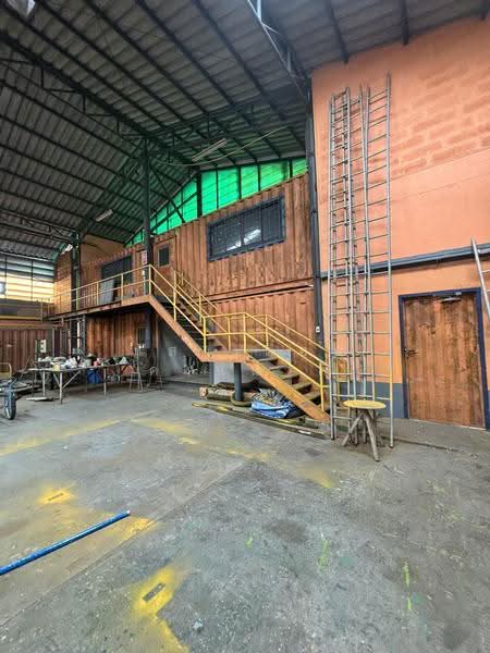 ที่ดินและโกดังผังสีม่วงมาบตาพุดระยอง, ระยอง, มาบยา, มาบตาพุด, เมืองระยอง, ระยอง, 2,801 ตร.ม., โกดัง-โรงงาน ขาย, โดย แสงเดือน คงแนวดี, 500530994 - ตัวโรงงานมี2ชั้น ชั้นบนเป็นออฟฟิศประชุม - DDproperty.com