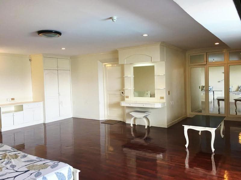 Oriental Towers, Bangkok, 25 Soi Ekkamai 12, Ekkamai Road, Khlong Tan Nua, Watthana, Bangkok, 5 Bedrooms, 452 sqm, Condo For Sale, by Surasak Satho, 500531063 - DDproperty.com