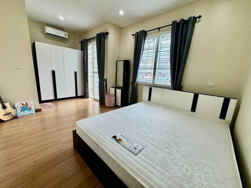 ให้เช่าทาวน์โฮม 4 ห้องนอน ม.โกลเด้นท์ทาวน์ เก้ากิโล ศรีราชา, Chon Buri (Pattaya), Surasak, Si Racha, Chon Buri (Pattaya), 4 Bedrooms, 70 sqm, Townhouse For Rent, by Dusit Saengfa, 500531230 - DDproperty.com